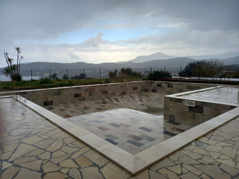 Pose de carrelage, Porticcio